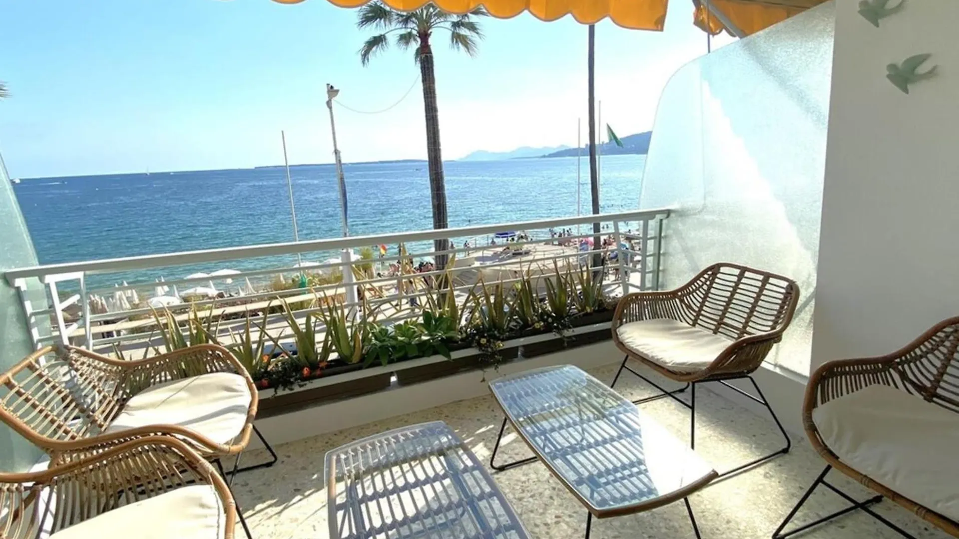 Le Soleil - Sea - Spacious - Hypercentre - Car Park Antibes Apartment