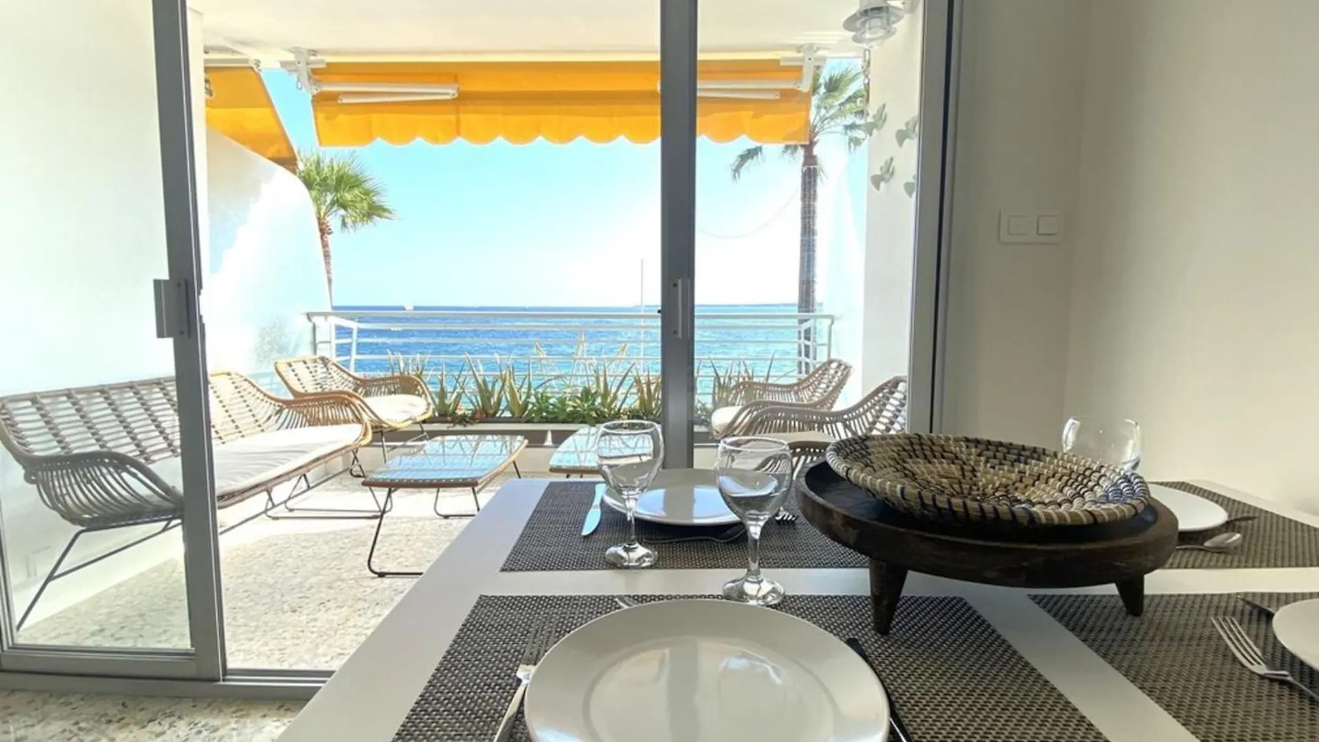 Apartament Le Soleil - Sea - Spacious - Hypercentre - Car Park Antibes